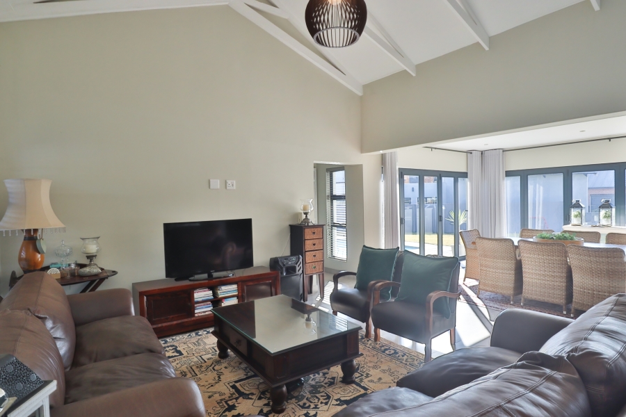 To Let 4 Bedroom Property for Rent in The Coves North West